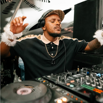 DOWNLOAD MP3 : Kabza De Small ft Kwesta - Yimi Lo – FakazaHub